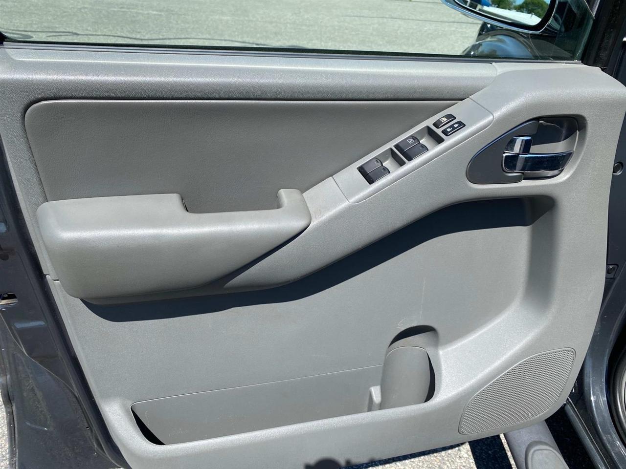 Nissan Frontier  2013