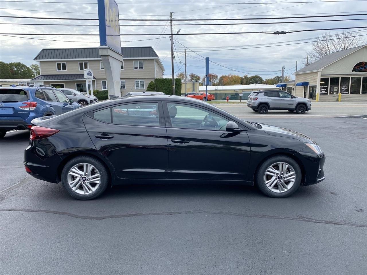 Hyundai Elantra  2020