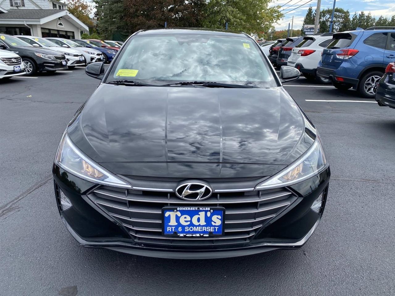 Hyundai Elantra  2020