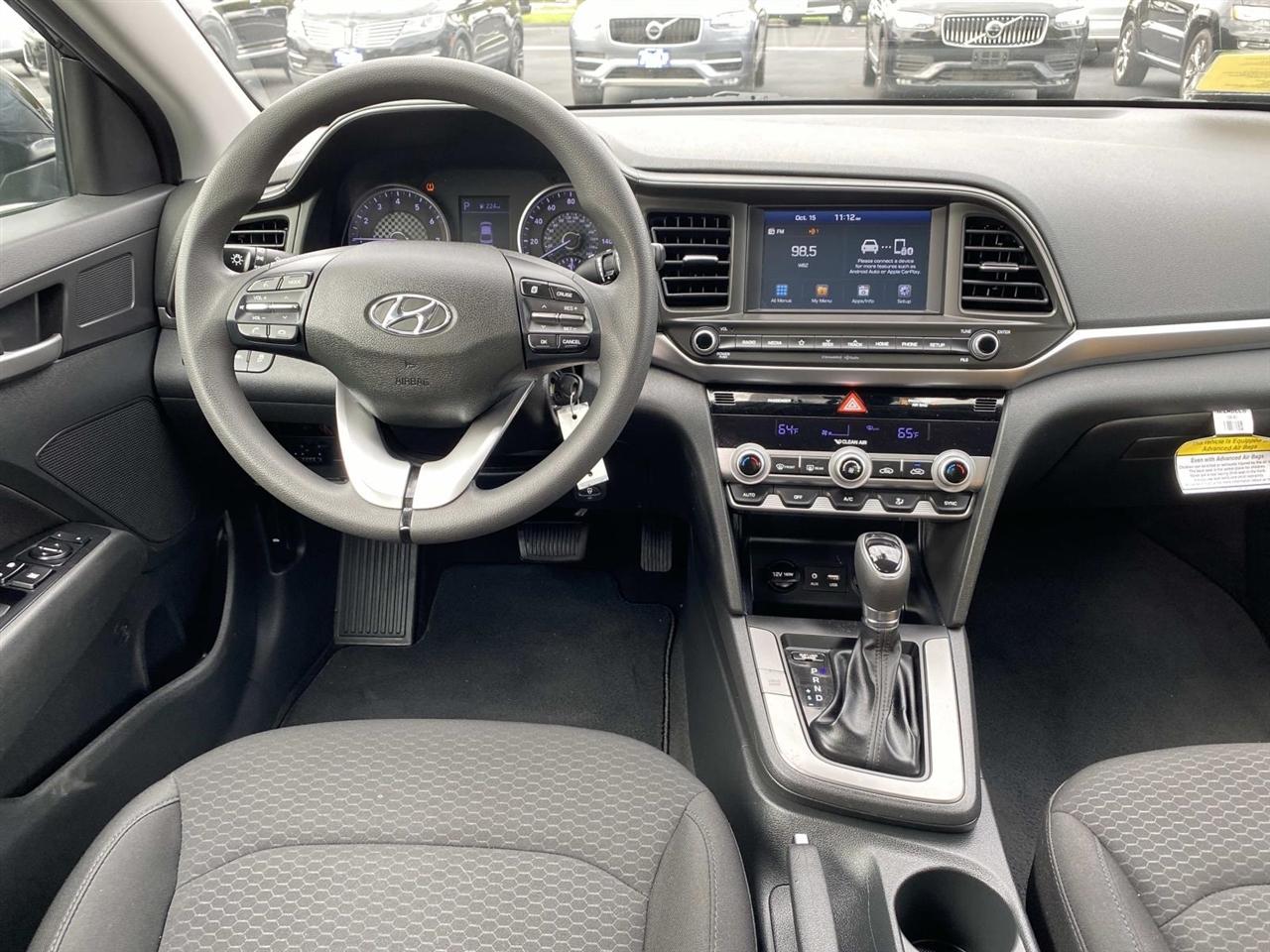 Hyundai Elantra  2020