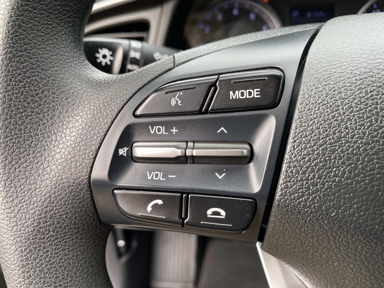 Hyundai Elantra  2020