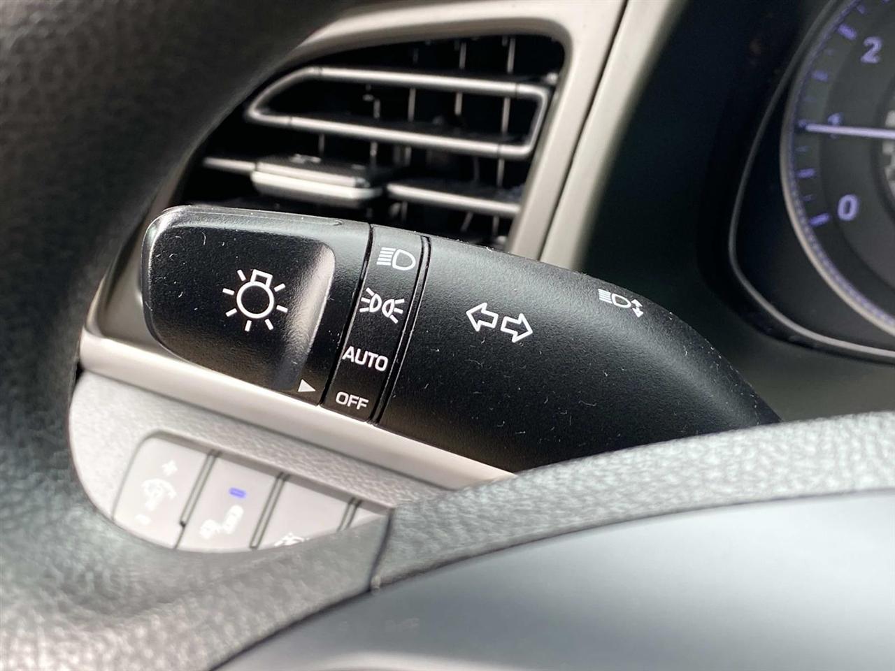 Hyundai Elantra  2020