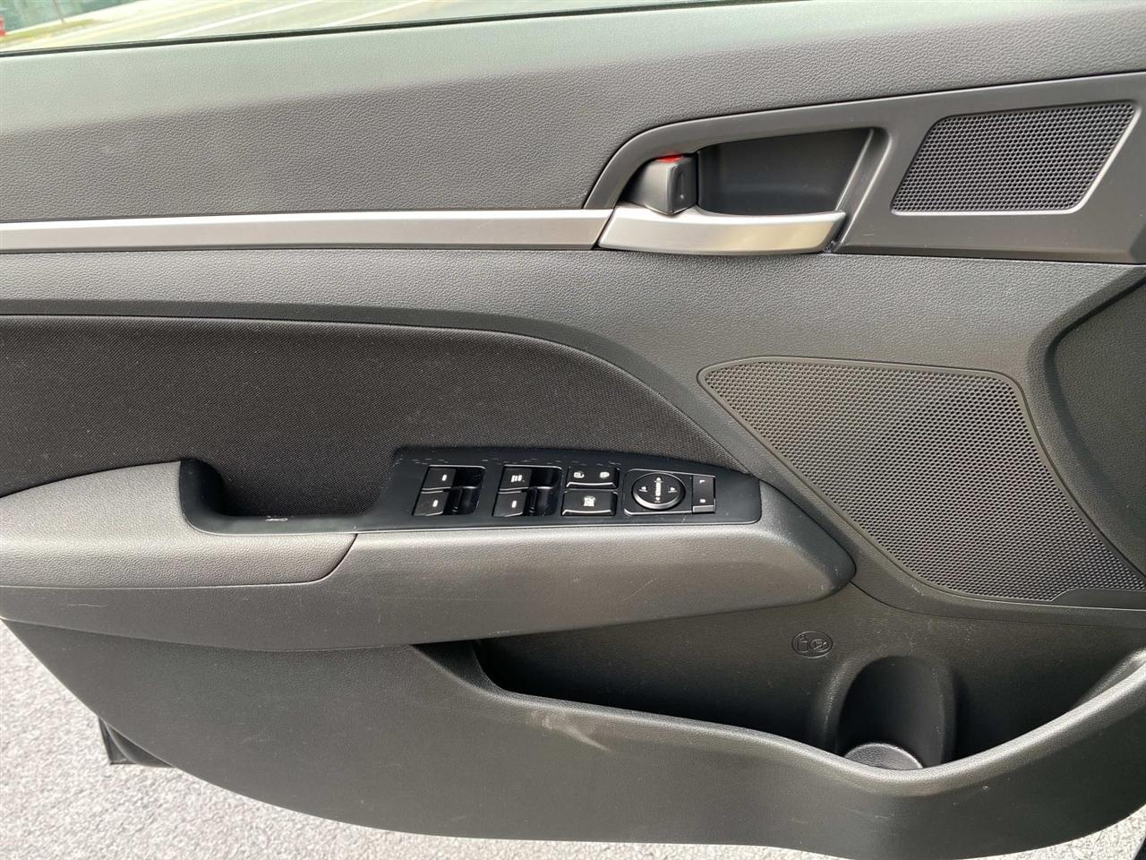 Hyundai Elantra  2020