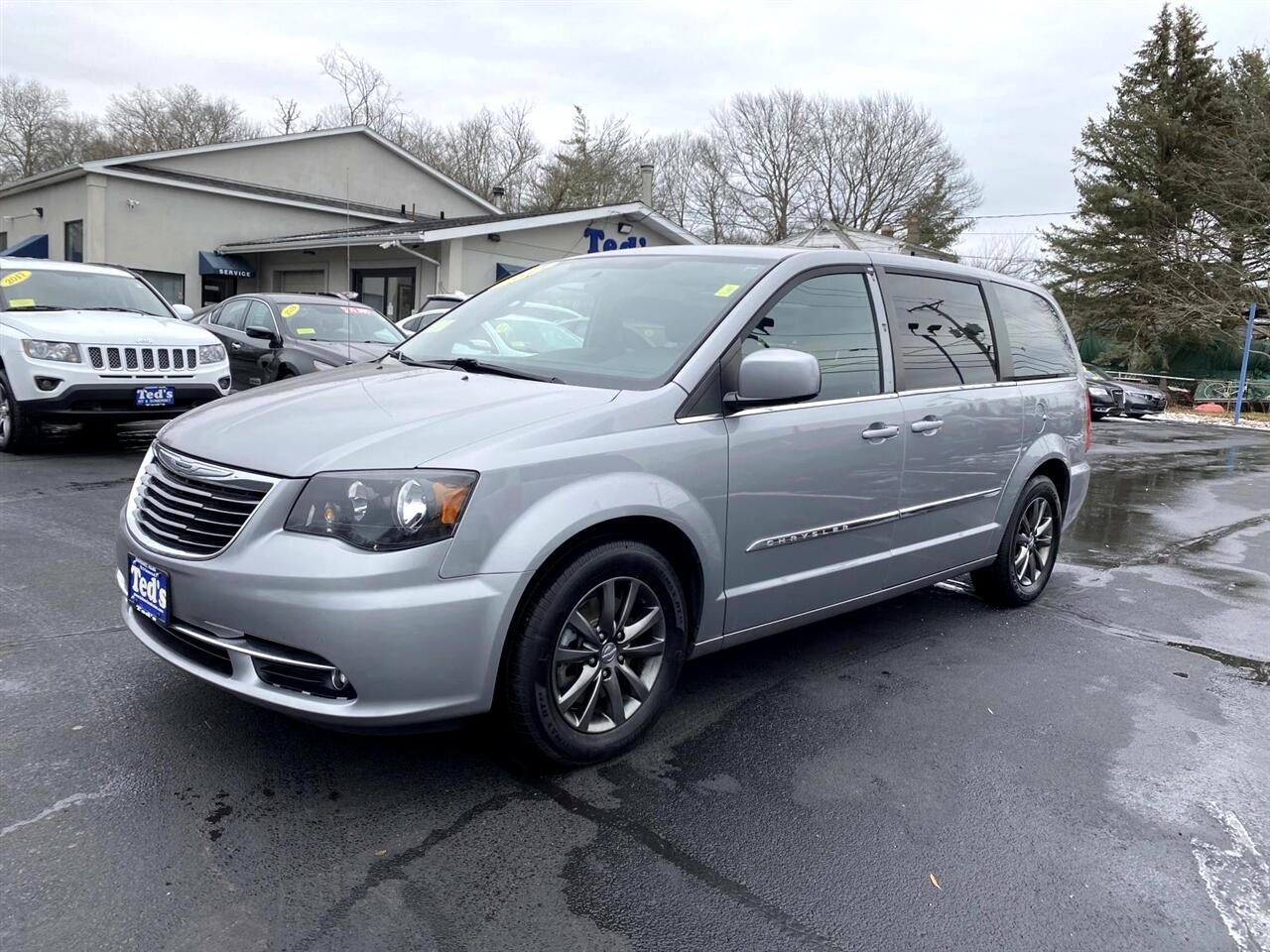 2015 Chrysler Town & Country 4dr Wgn S