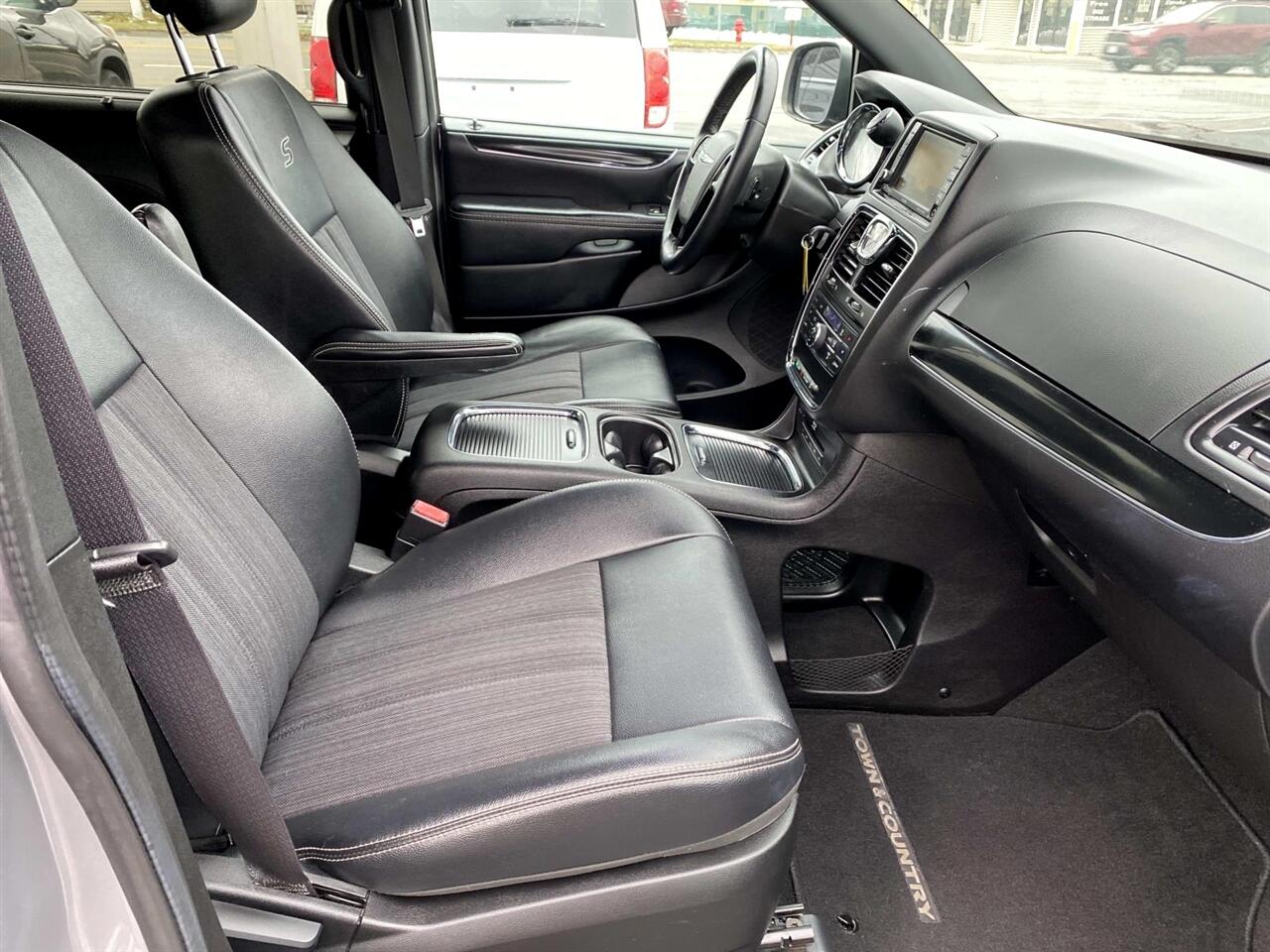 Chrysler Town & Country  2015