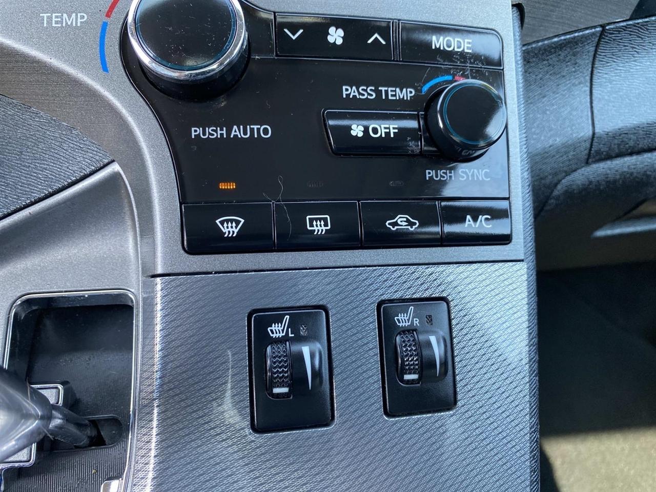 Toyota Venza 4dr Wgn I4 AWD XLE (Natl) 2014