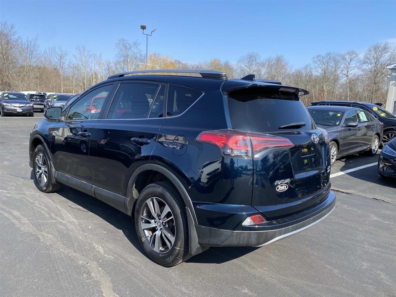 Toyota RAV4 XLE AWD (Natl) 2018