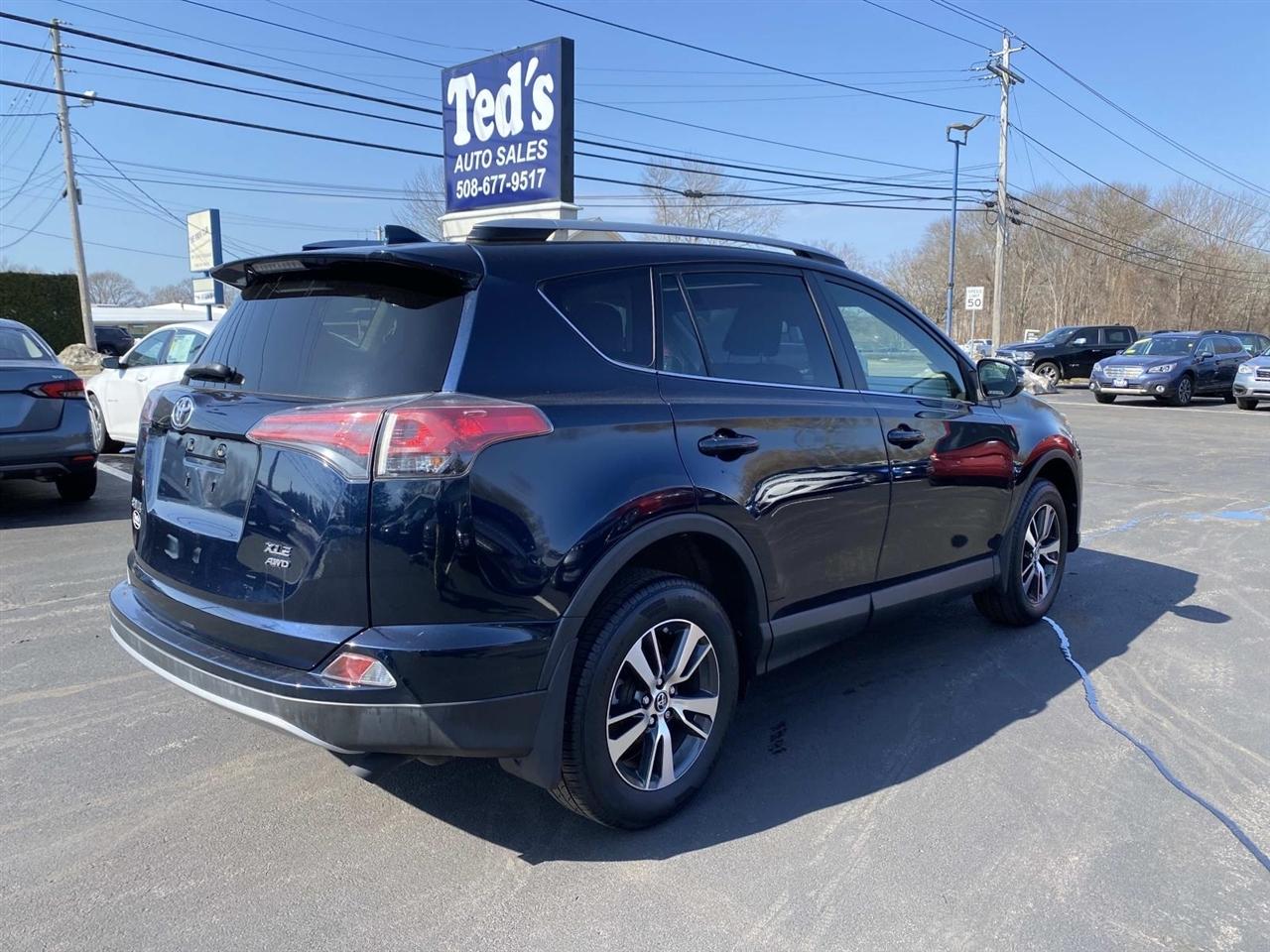 Toyota RAV4 XLE AWD (Natl) 2018