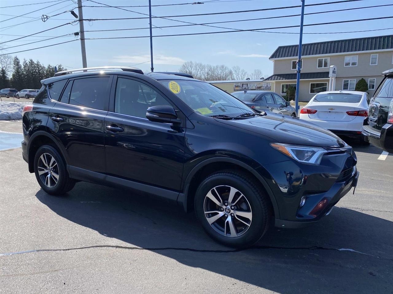 Toyota RAV4 XLE AWD (Natl) 2018
