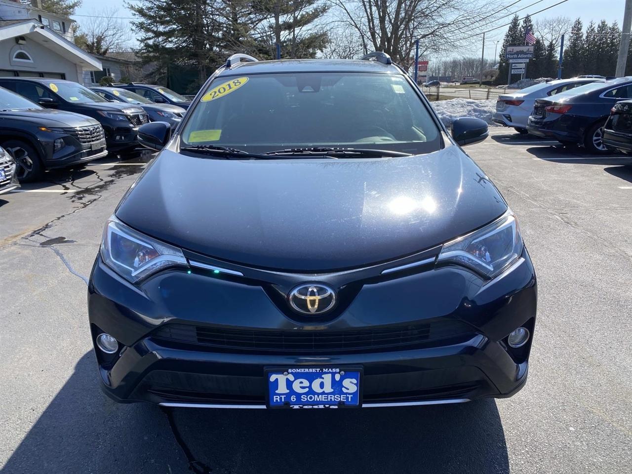 Toyota RAV4 XLE AWD (Natl) 2018