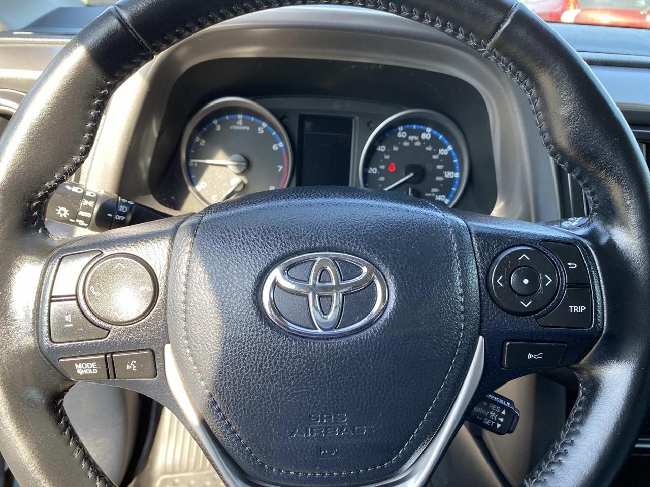 Toyota RAV4 XLE AWD (Natl) 2018