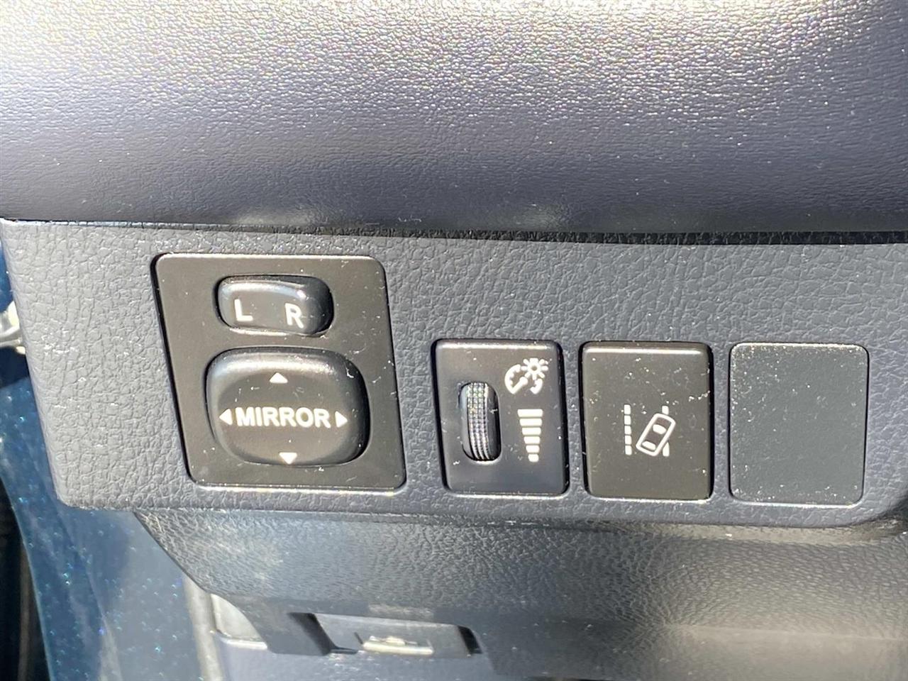 Toyota RAV4 XLE AWD (Natl) 2018