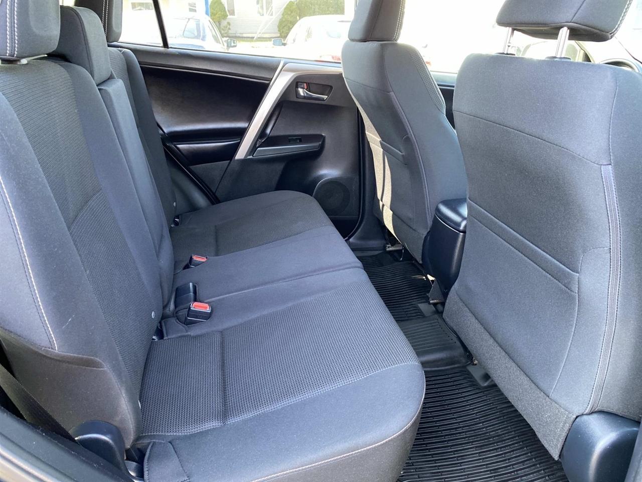 Toyota RAV4 XLE AWD (Natl) 2018