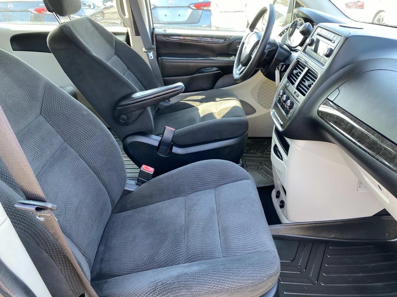 Dodge Grand Caravan SE 2016