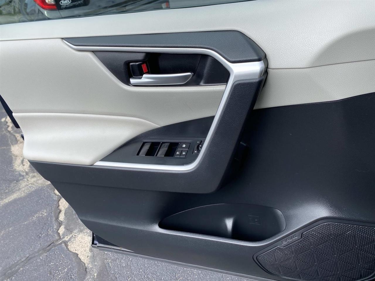 Toyota RAV4  2019