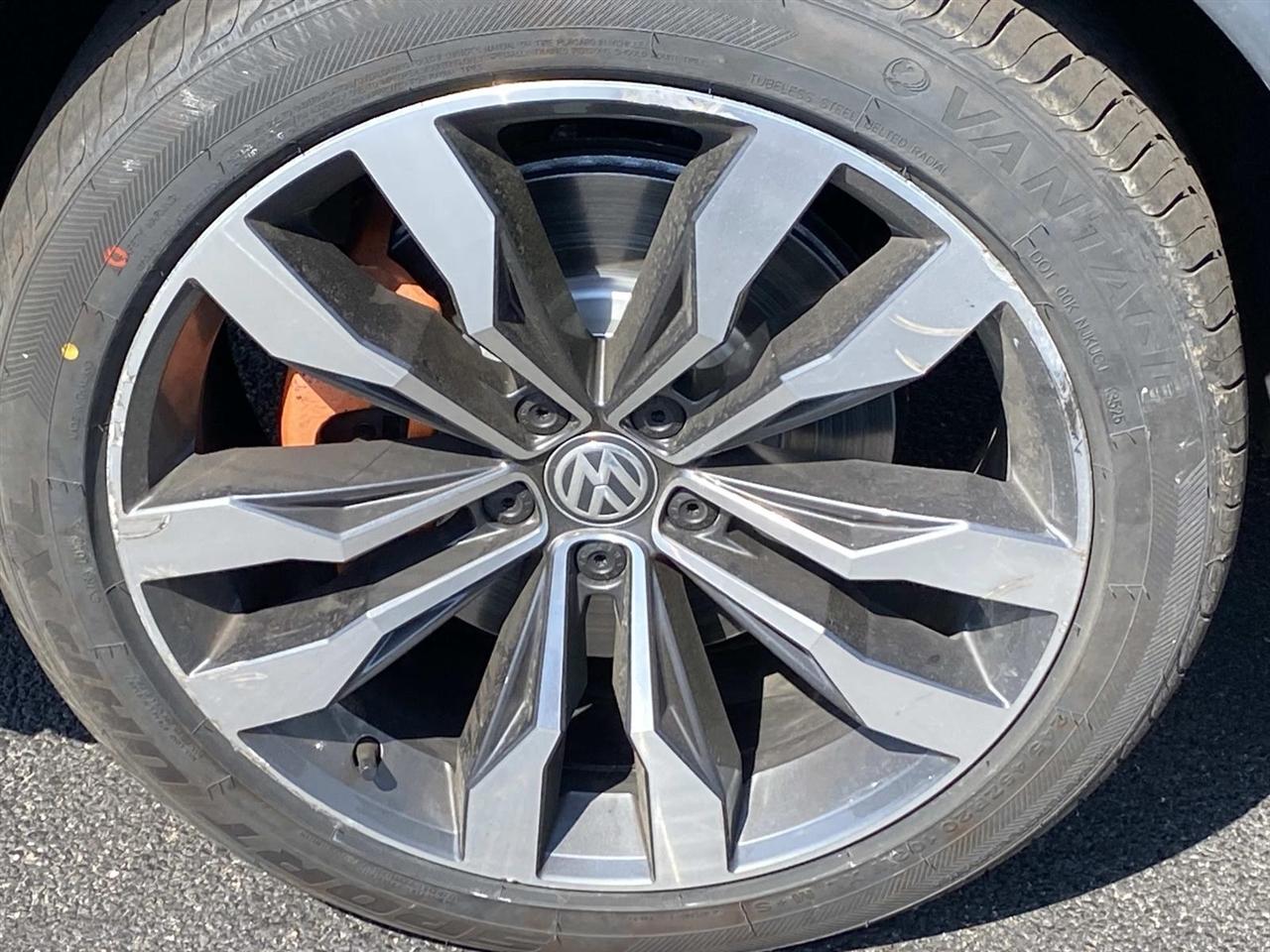 Volkswagen Tiguan  2021