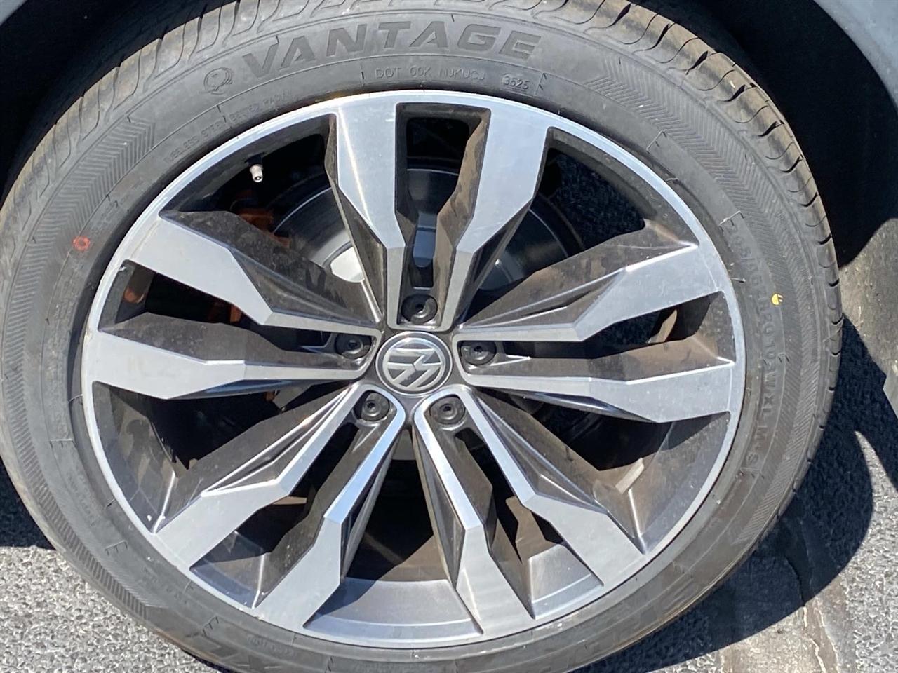 Volkswagen Tiguan  2021