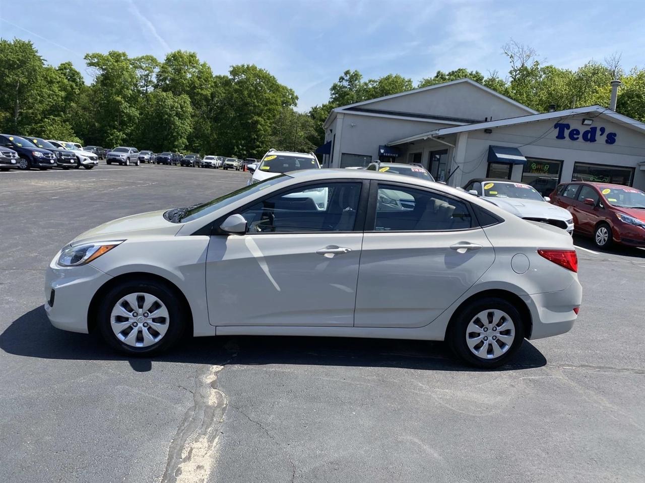 Hyundai Accent  2015