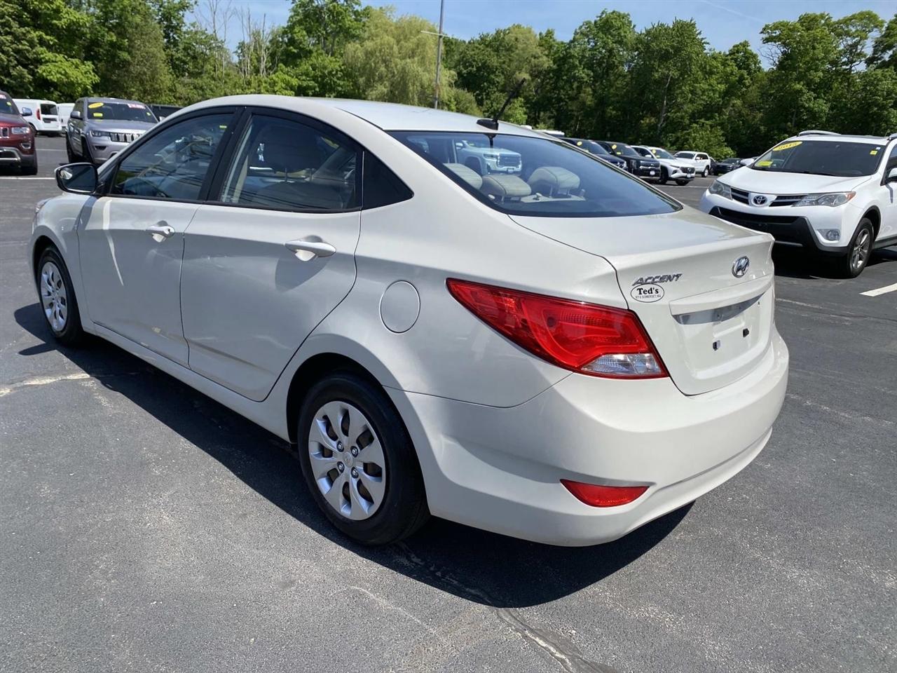 Hyundai Accent  2015