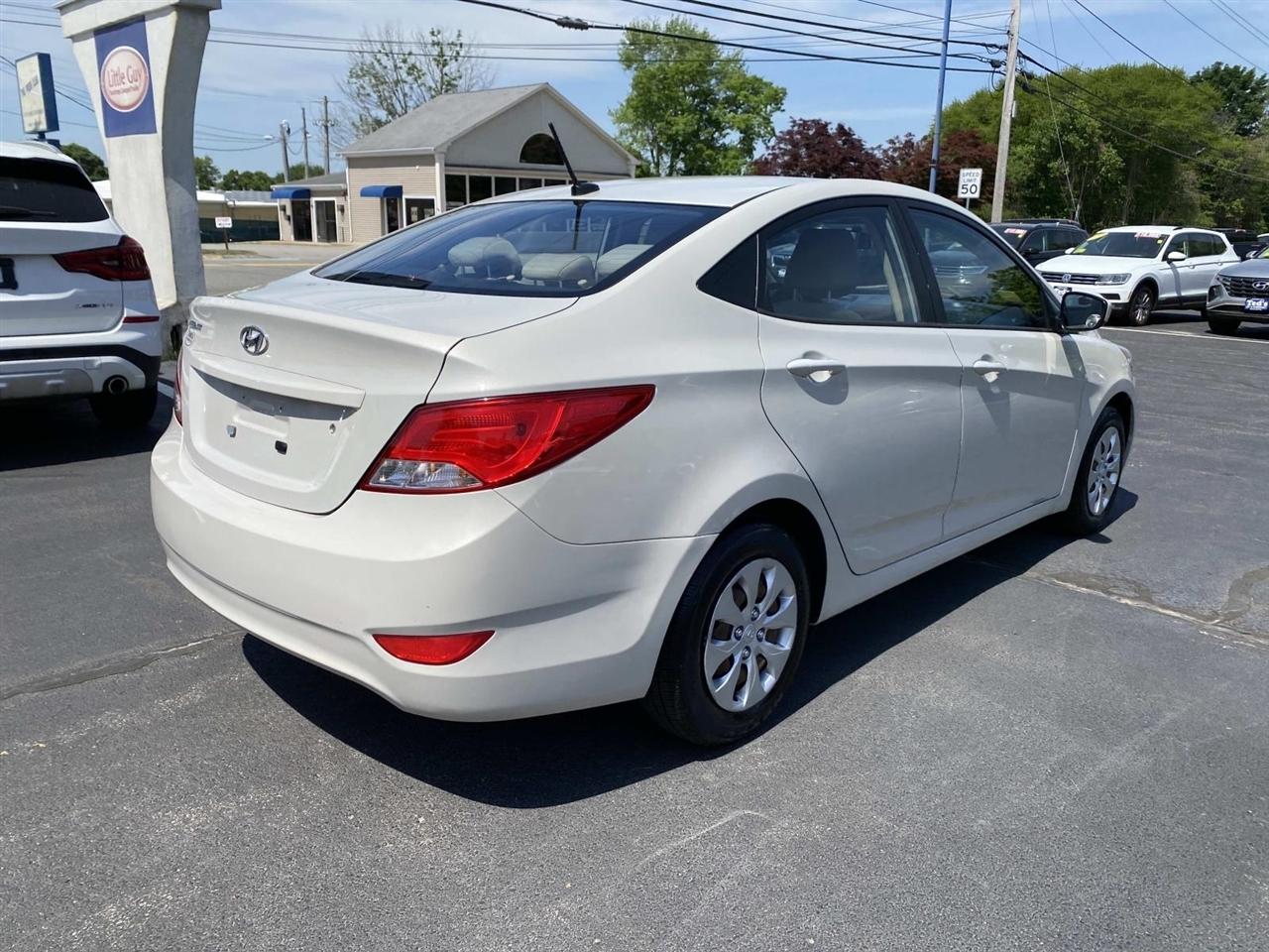 Hyundai Accent  2015