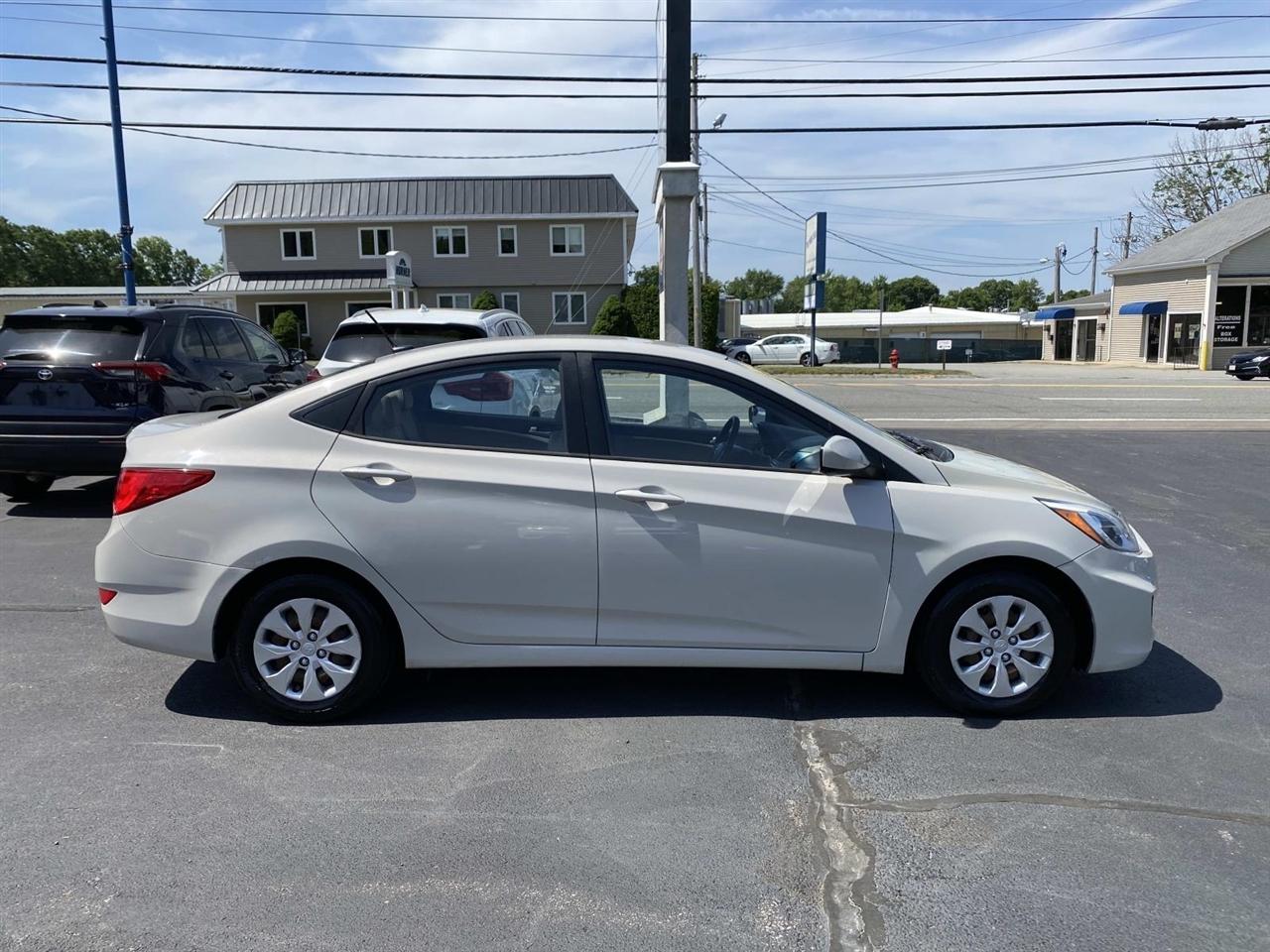 Hyundai Accent  2015