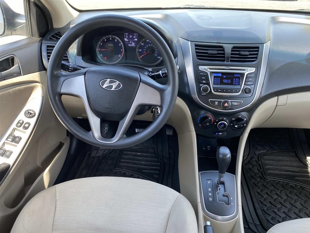Hyundai Accent  2015