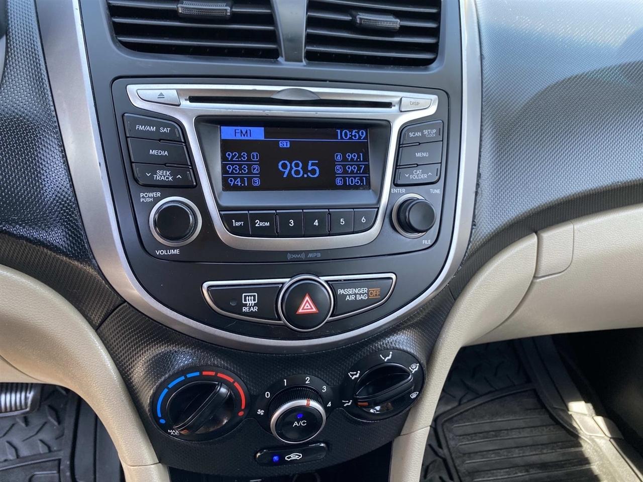 Hyundai Accent  2015