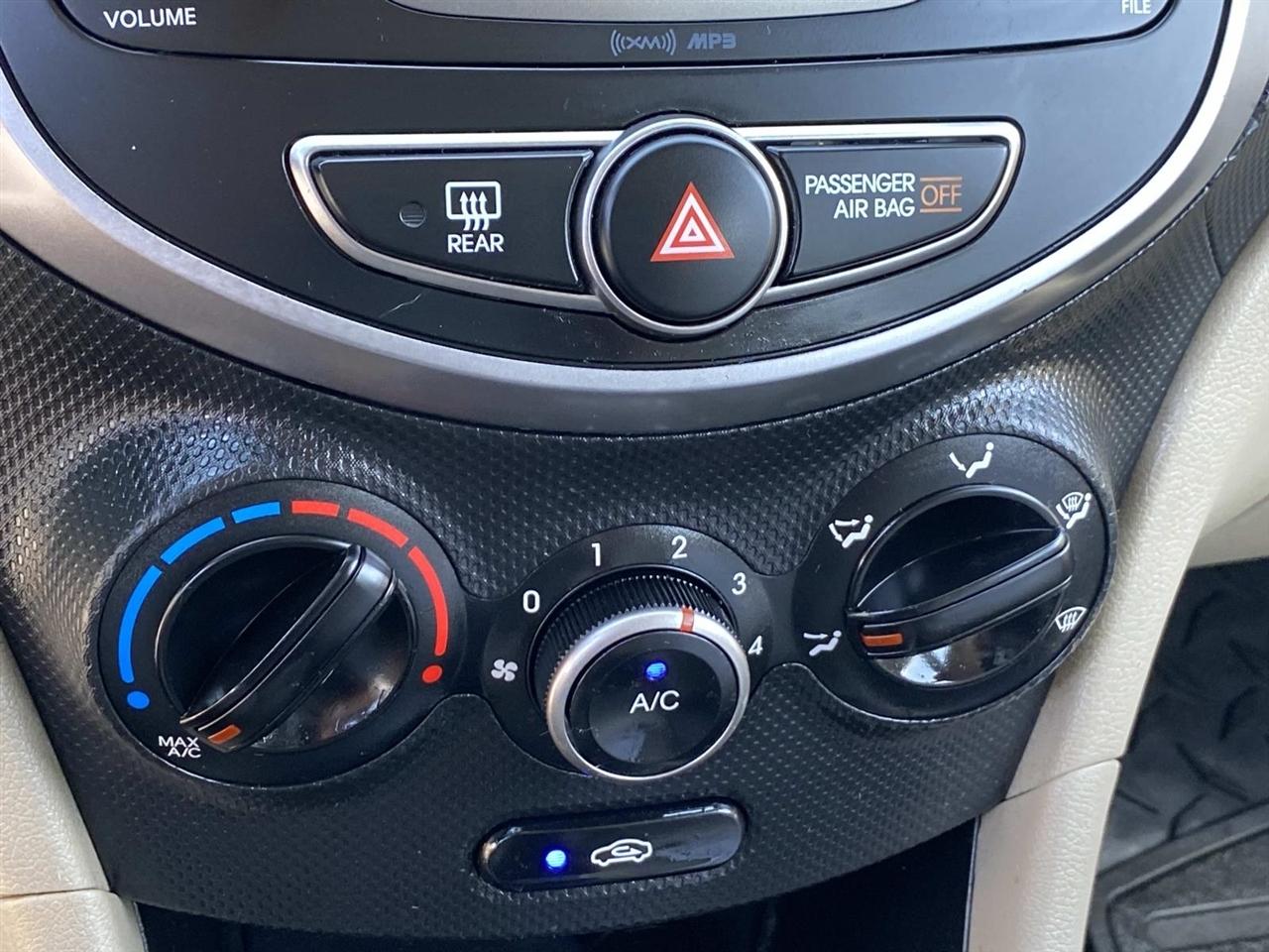 Hyundai Accent  2015