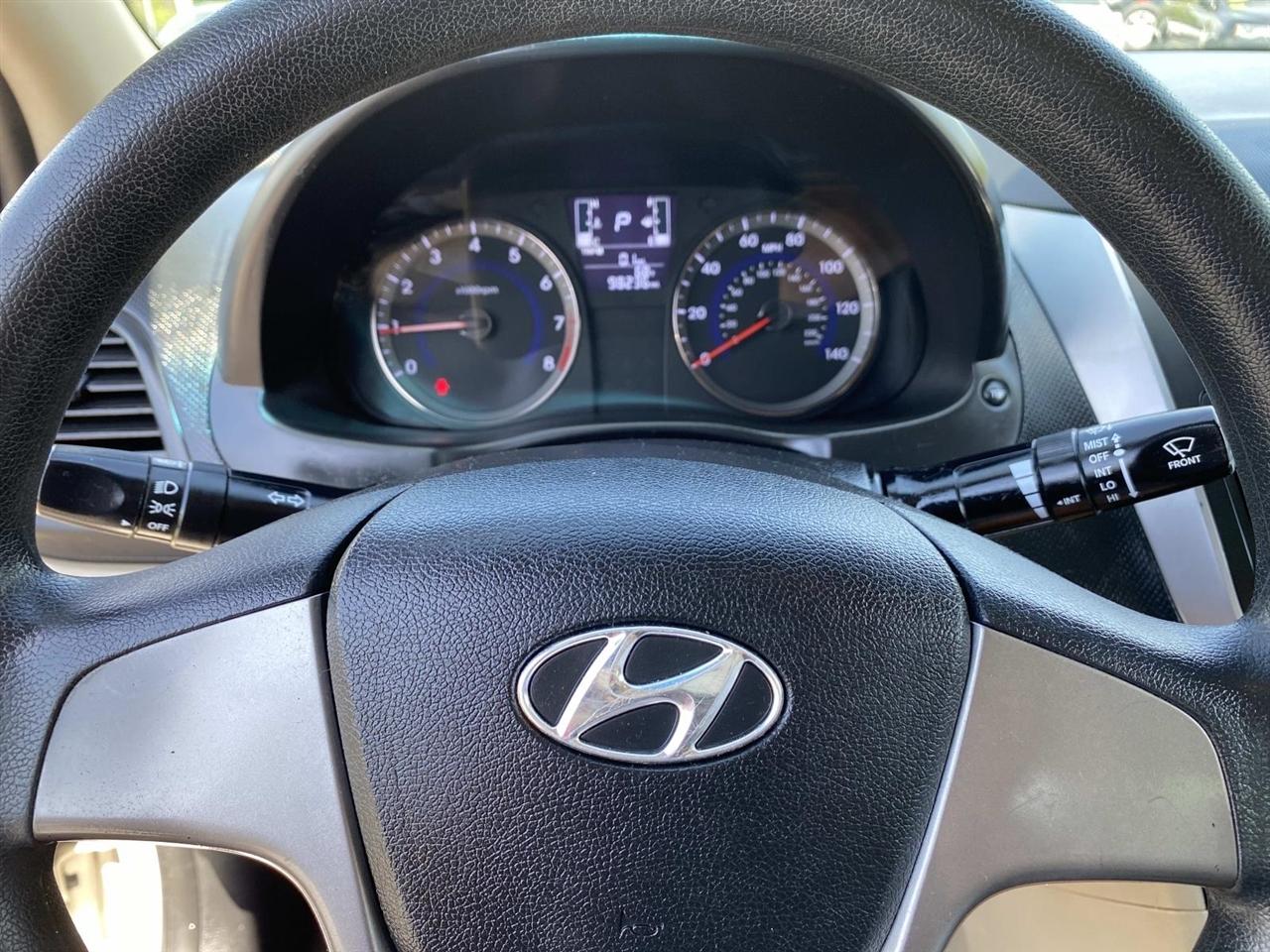 Hyundai Accent  2015
