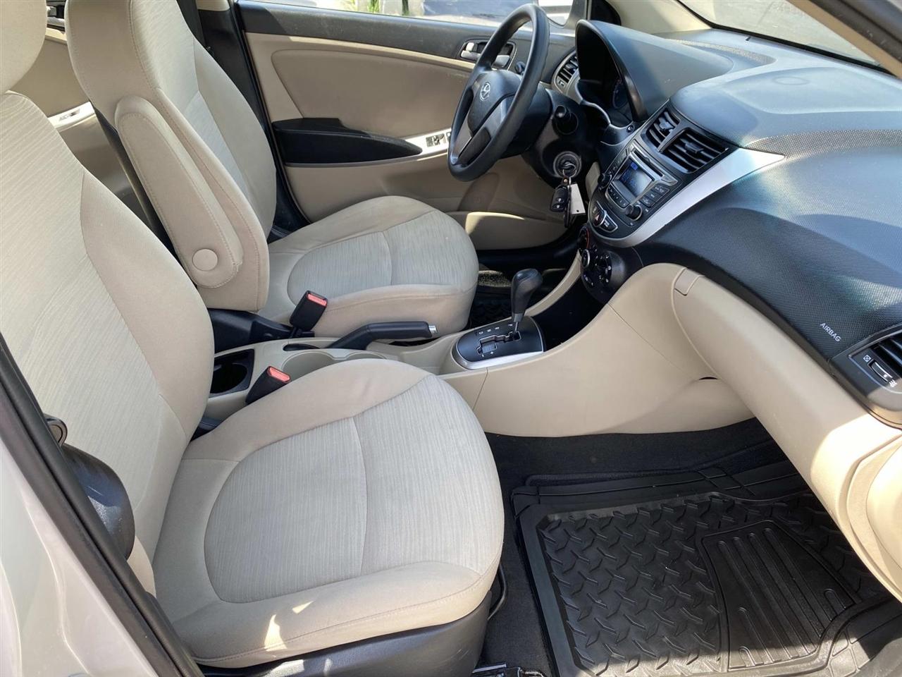 Hyundai Accent  2015