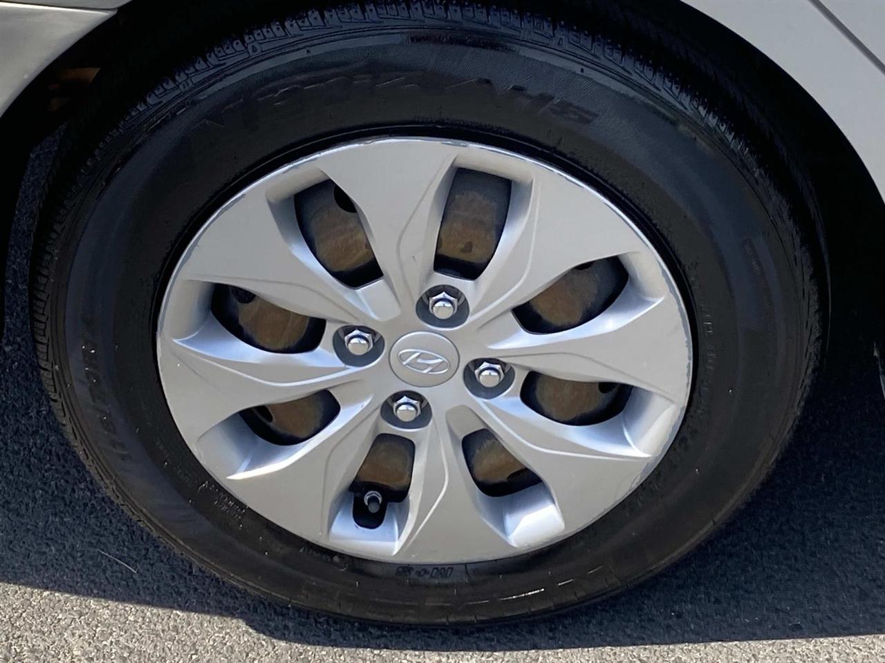 Hyundai Accent  2015