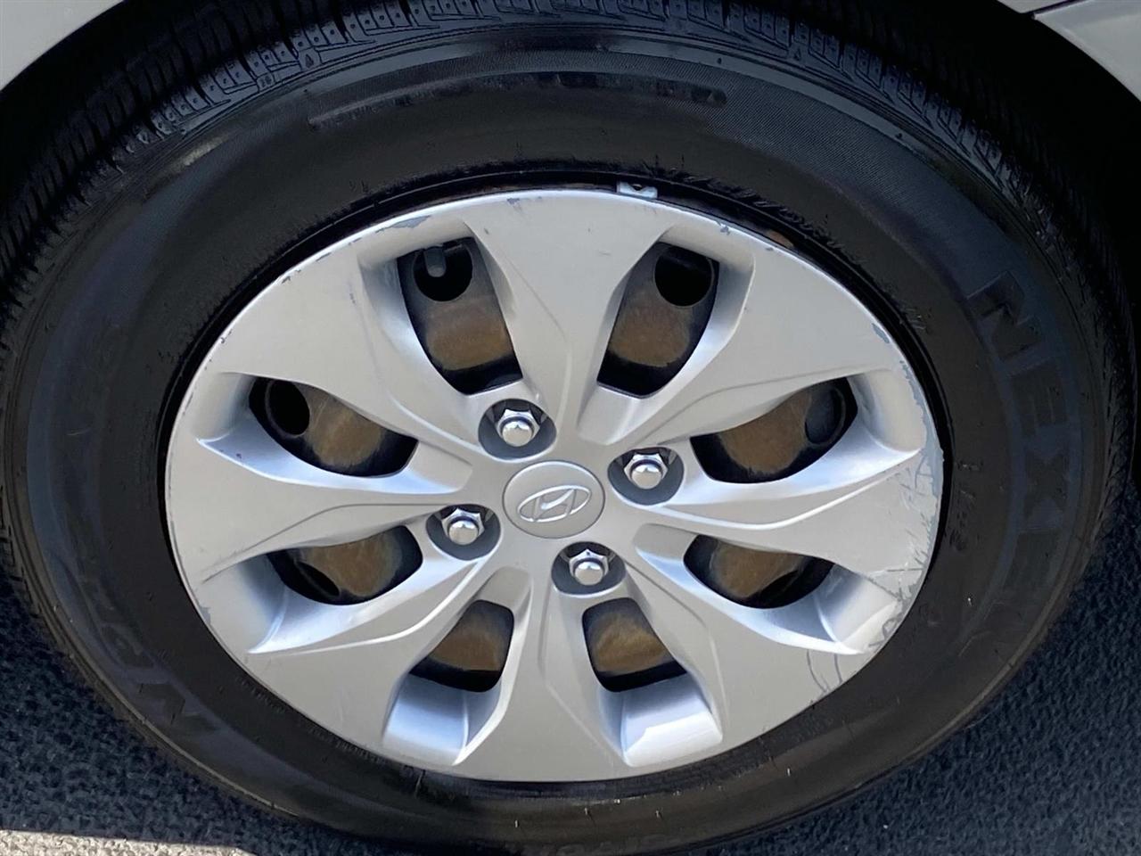 Hyundai Accent  2015