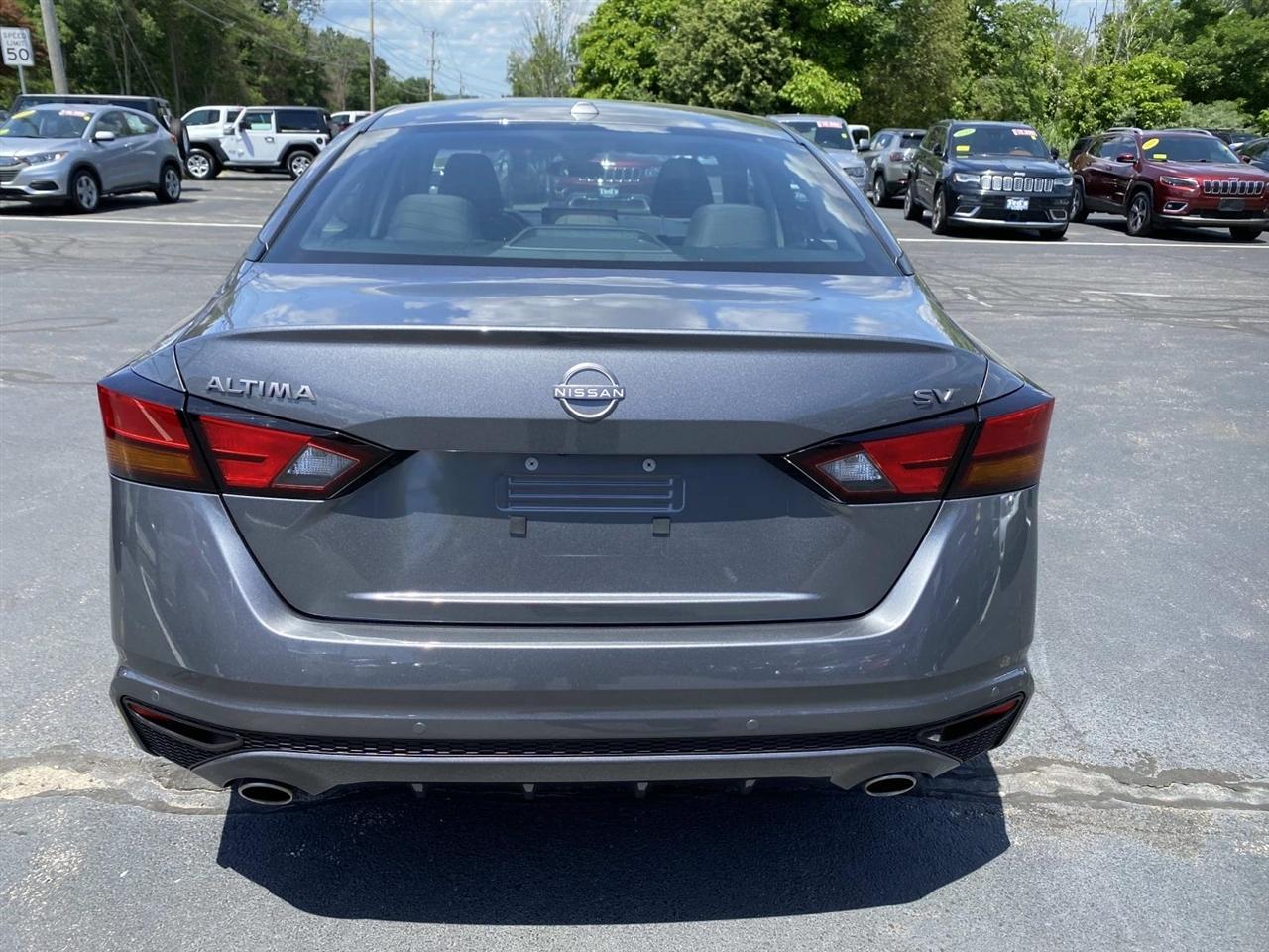 Nissan Altima  2024