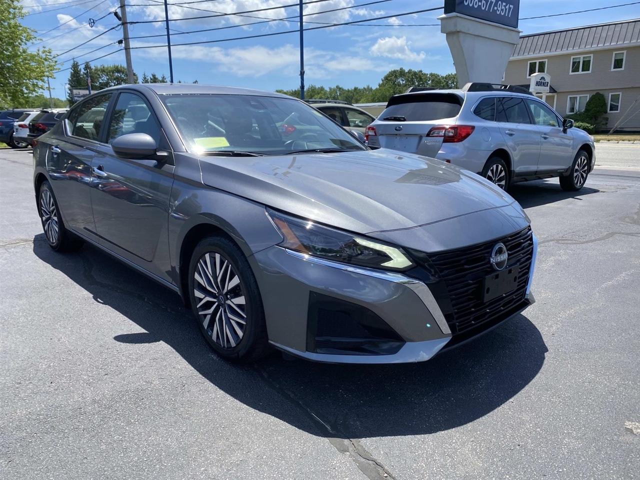 Nissan Altima  2024