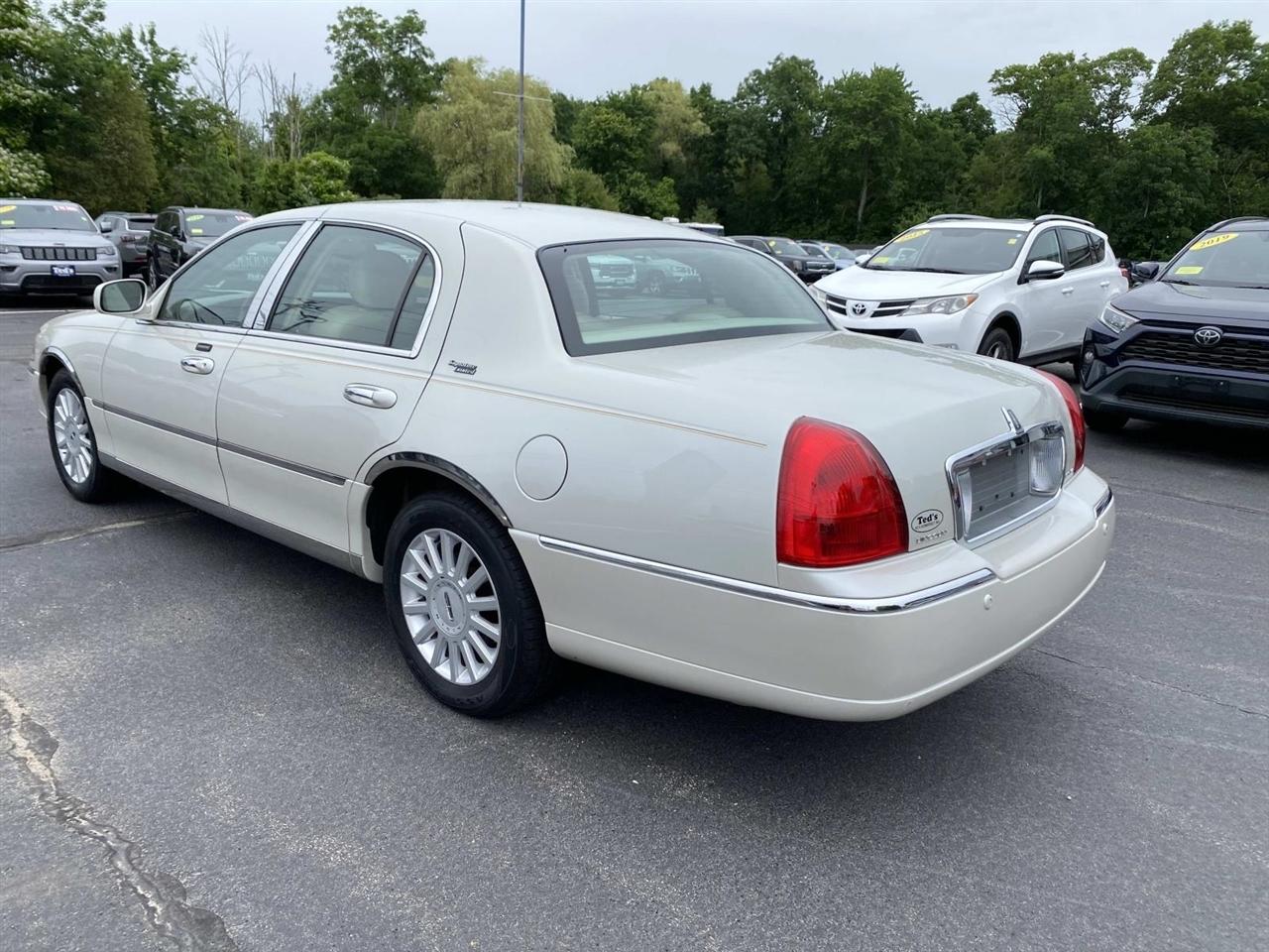 Lincoln Town Car  2005