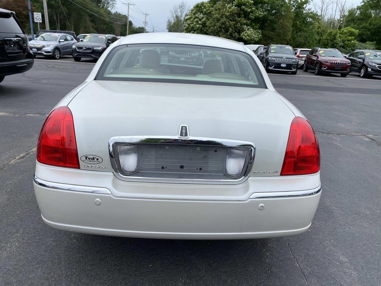Lincoln Town Car  2005
