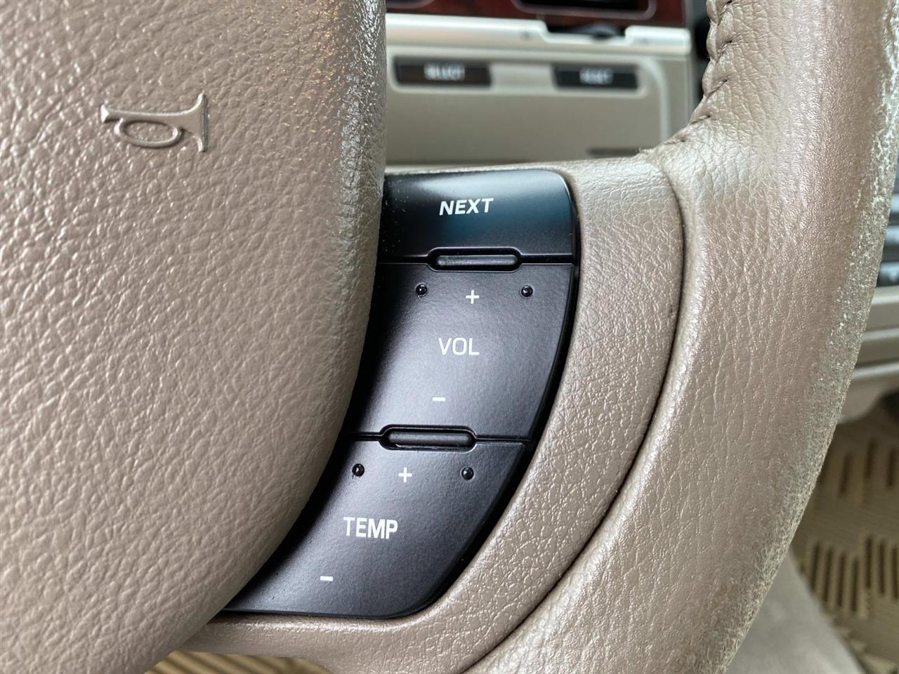 Lincoln Town Car  2005