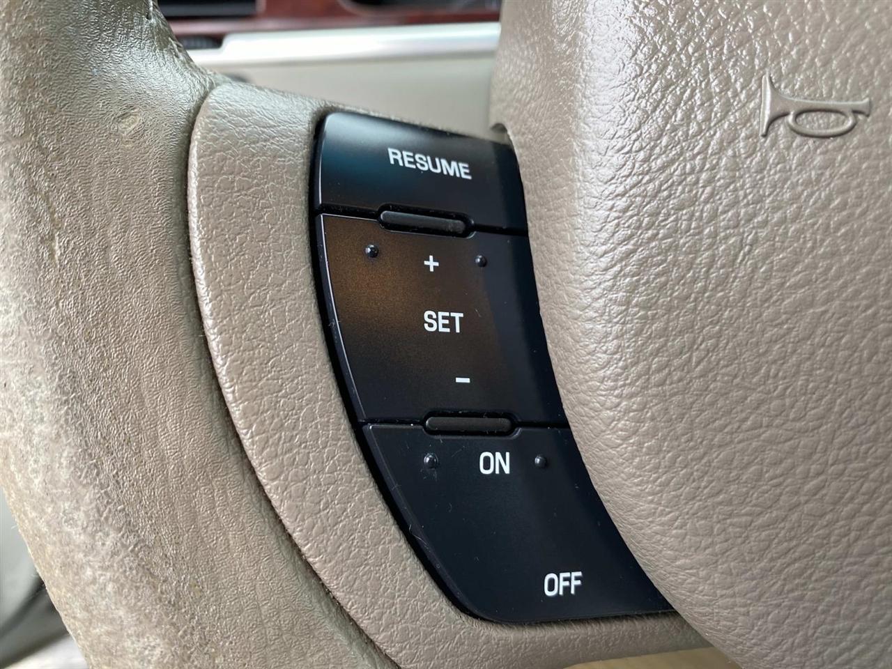 Lincoln Town Car  2005