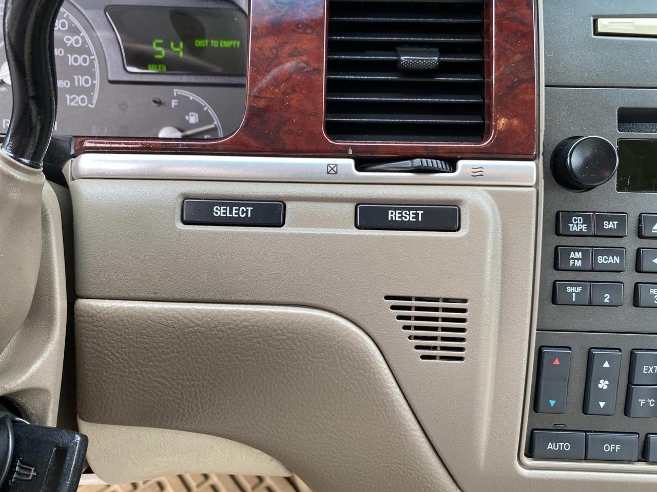 Lincoln Town Car  2005