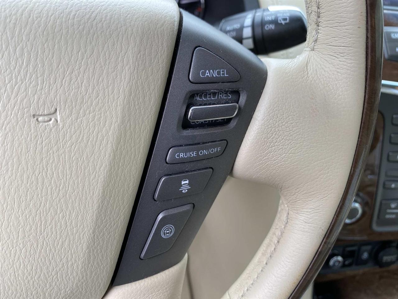 Infiniti QX80  2014