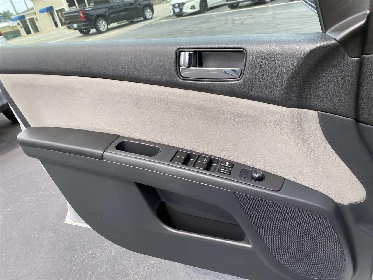 Nissan Sentra  2012
