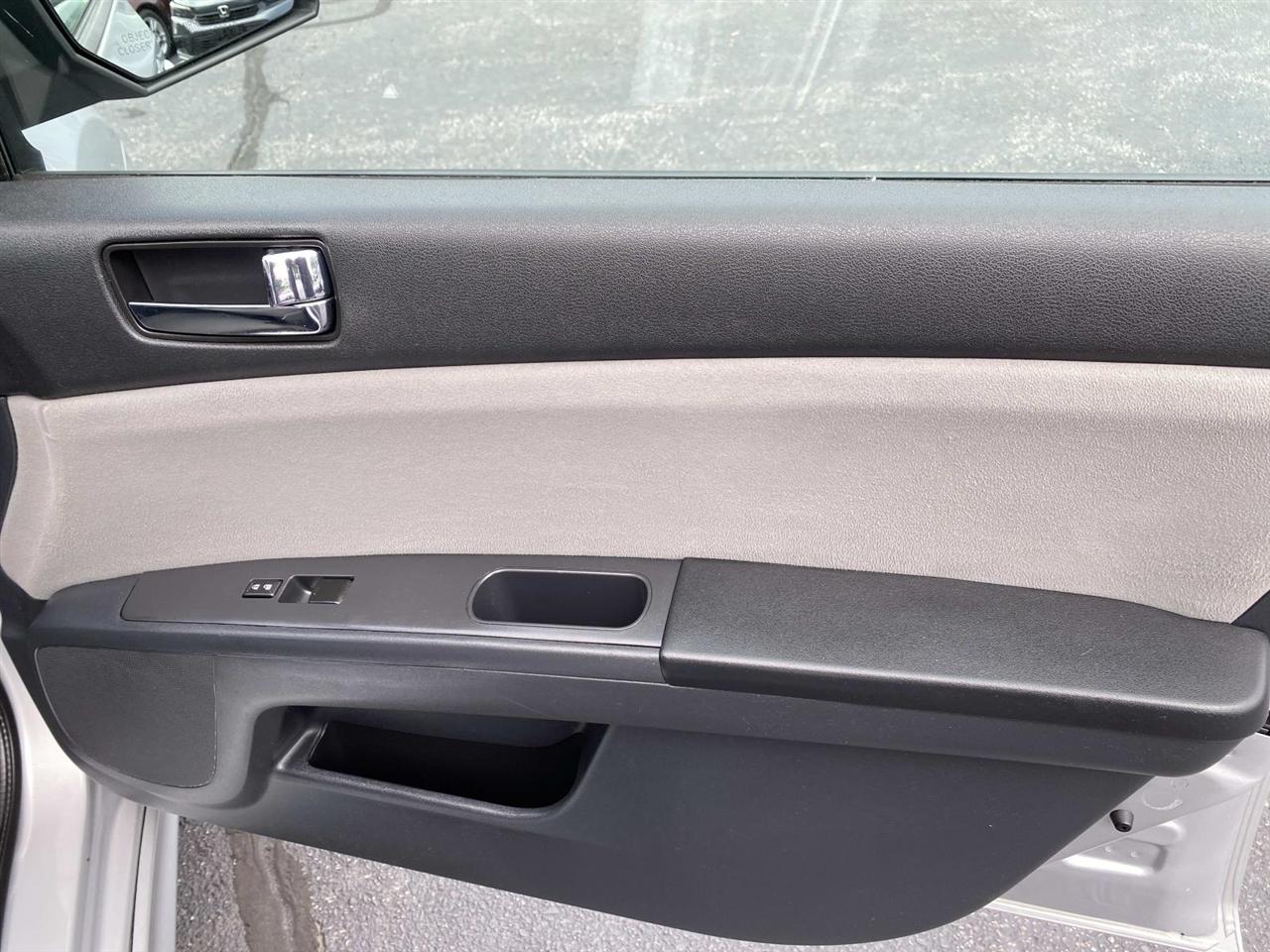 Nissan Sentra  2012