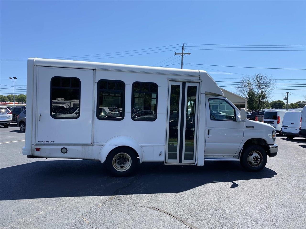 Ford Econoline  2018