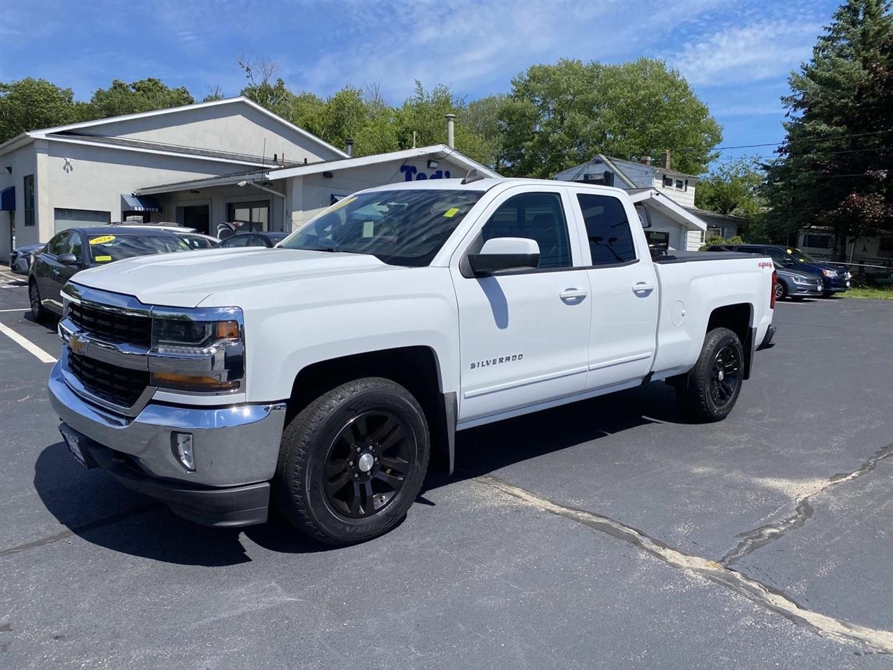 2017 Chevrolet Silverado 1500 4WD Double Cab 143.5 LT w/1LT