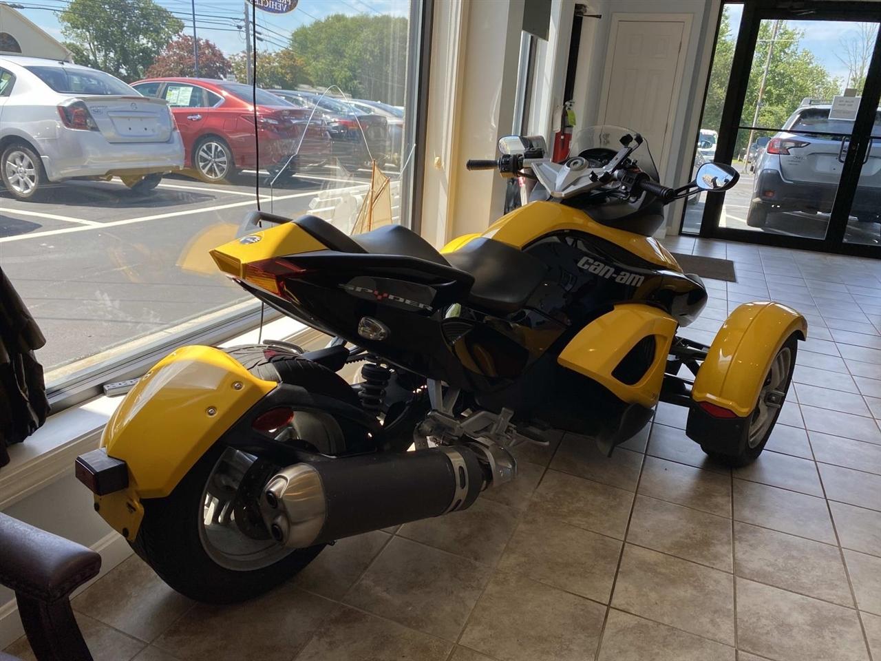 Can-Am Spyder RS  2008