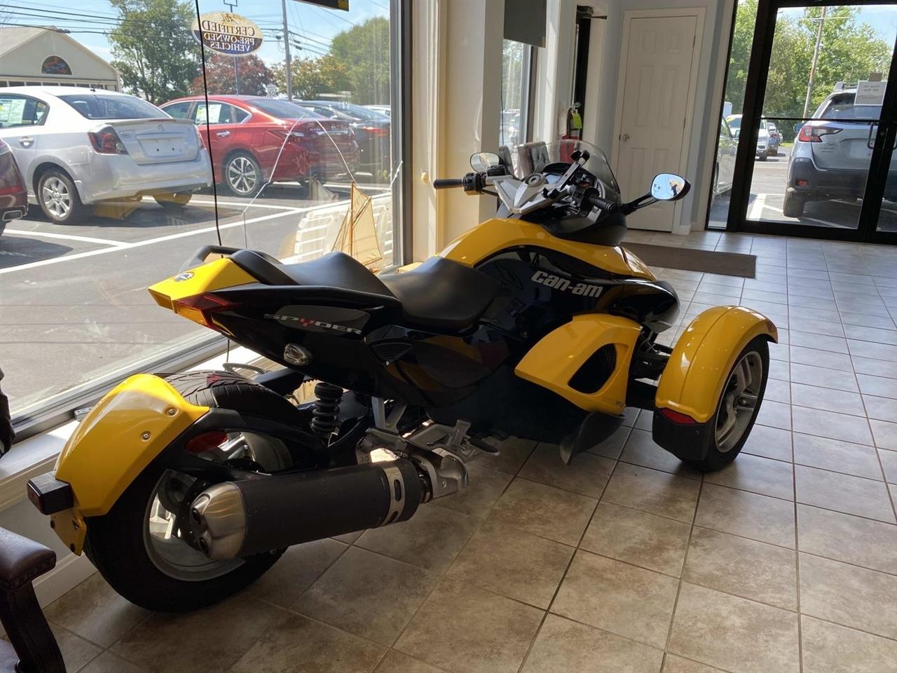Can-Am Spyder RS  2008