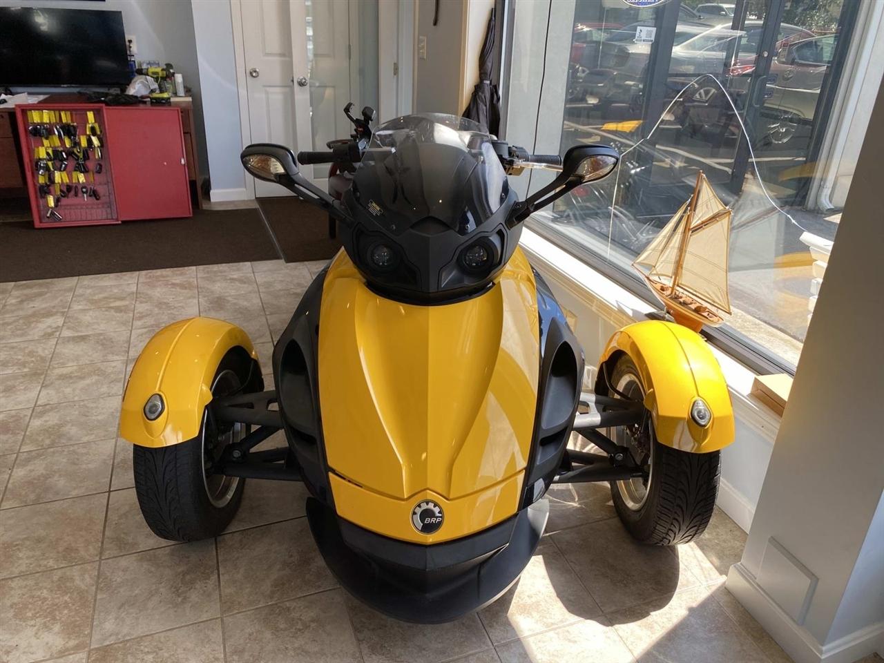Can-Am Spyder RS  2008