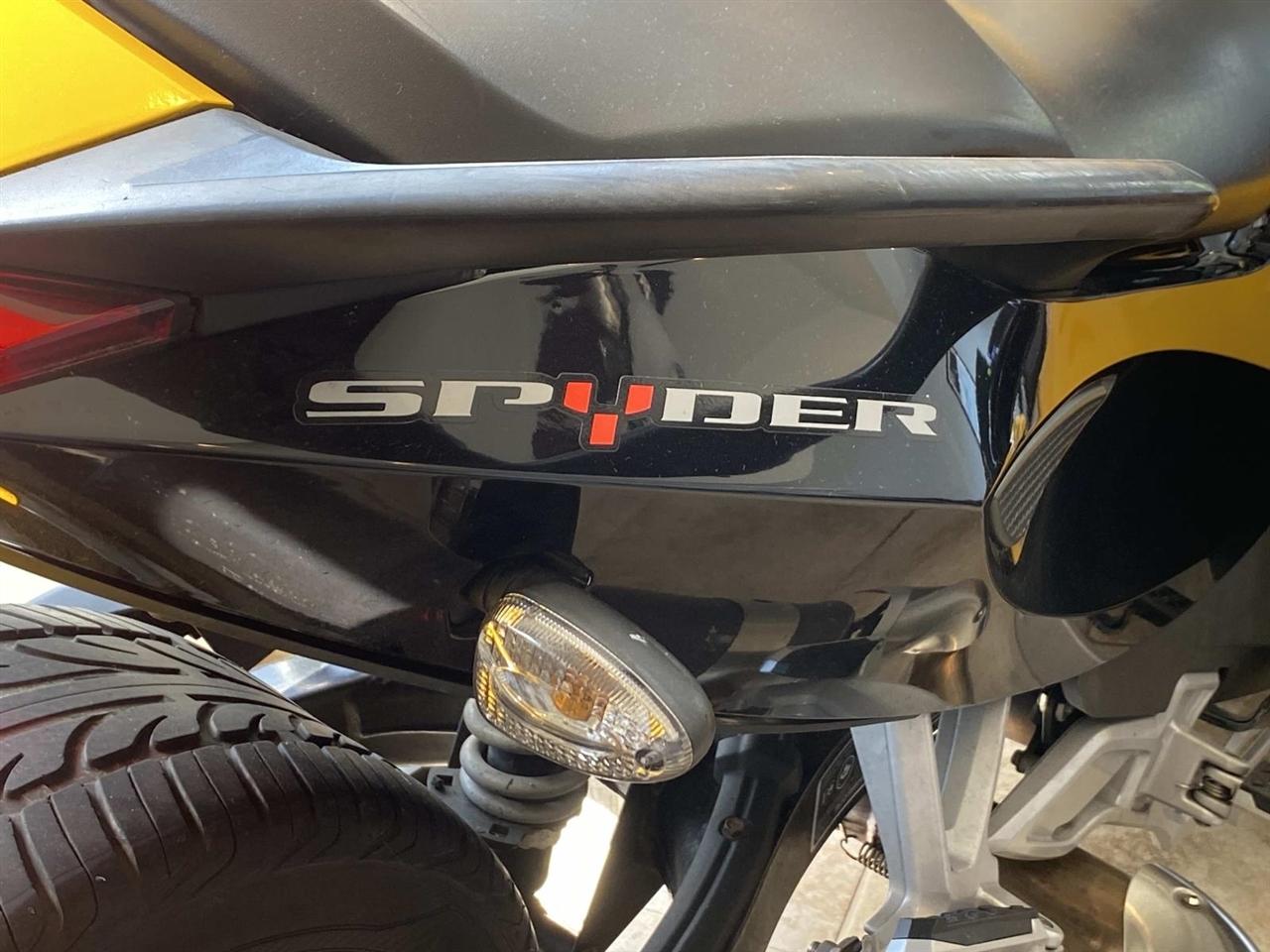 Can-Am Spyder RS  2008