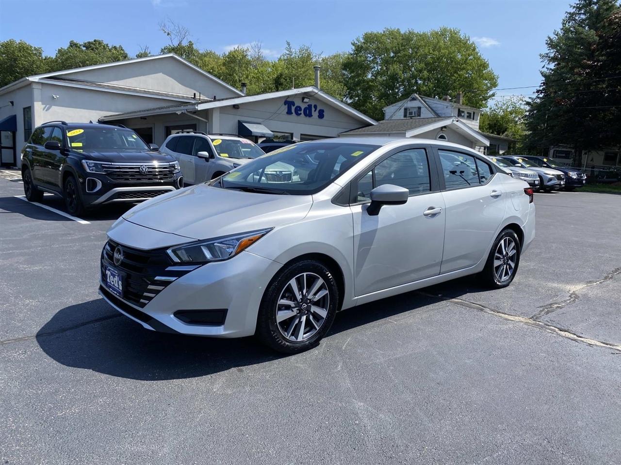 Nissan Versa  2024
