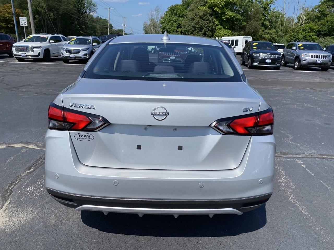 Nissan Versa  2024